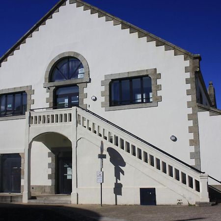 Ostal - Auberge De Jeunesse Concarneau Bagian luar foto